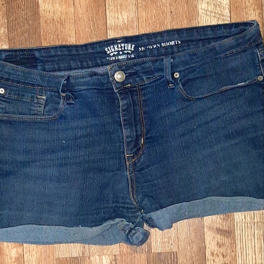 Womans shorts sz 12
